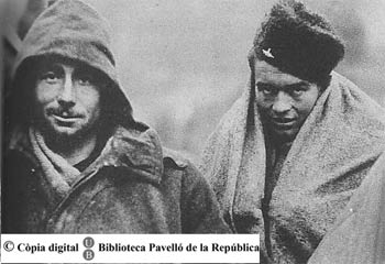 Le Perthus: soldados republicanos [Fuente: UB-Biblioteca del Pavelló de la República]